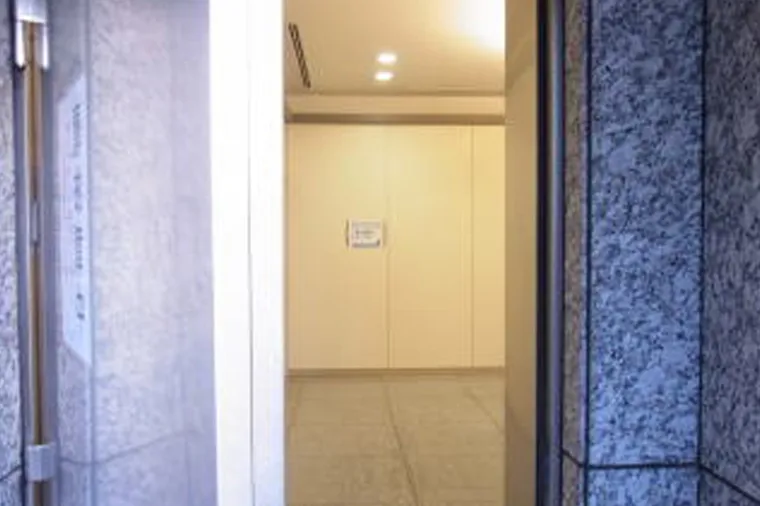 入って道なりに進むと・・・